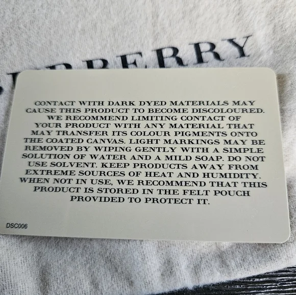 Burberry Nova Check Coin/Cardholder - Picture 5 of 10